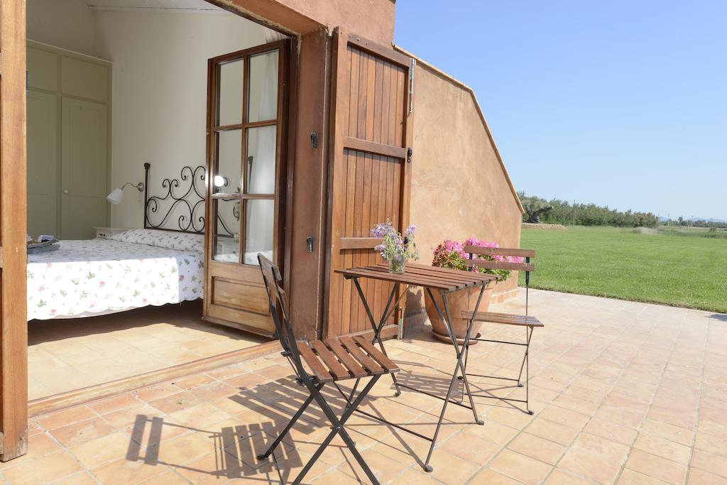 Mas Del Mar Guest House Sant Pere Pescador Room photo